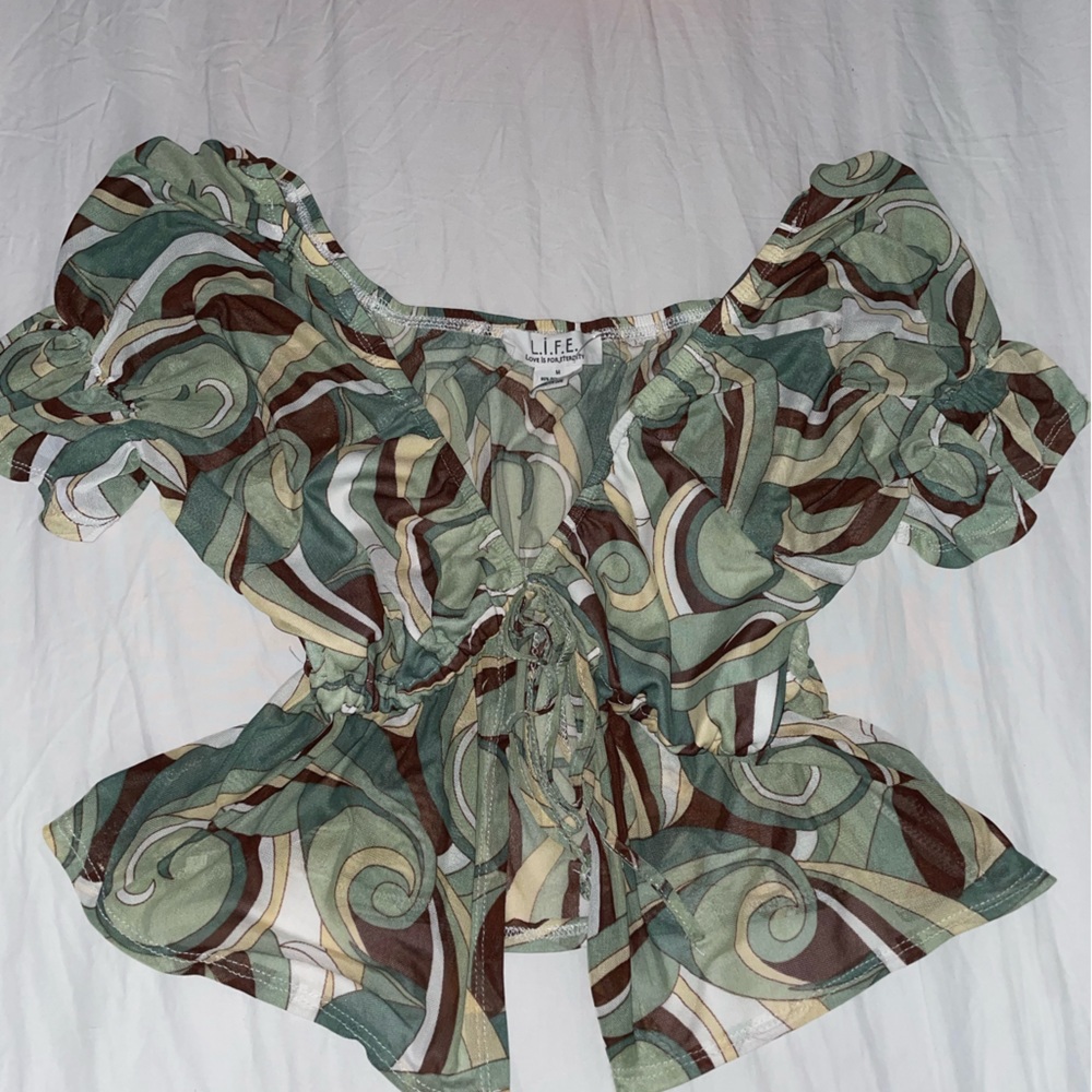 L.I.F.E crop top size M